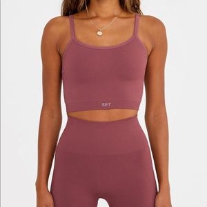 The Set Active Workout Set in colour Canon. Matching sports bra & leggings.